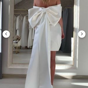 Custom Off the Shoulder Bridal Dress with Detachable Bow Train